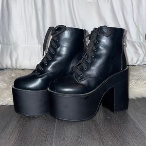 Extra high Platform Boots!!